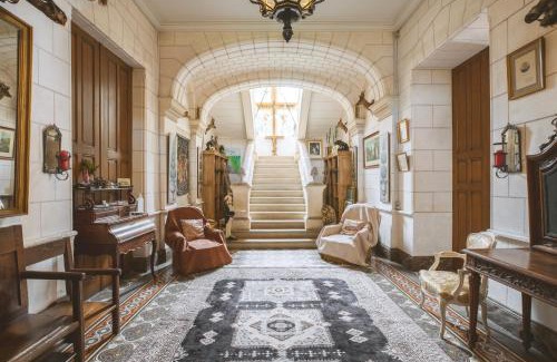 Sainte-Reine-de-Bretagne Bed & Breakfast | Family-Friendly Stay at Château du Deffay - Rated 9/10