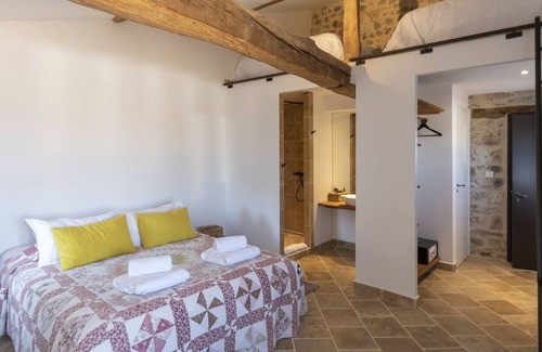Quincie-en-Beaujolais Hotel | Eco-Friendly Château du Souzy: Guest Rated 9.8 with Pool