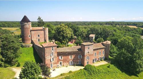 Le Montellier Bed & Breakfast | Discover Château du Montellier: Pet-Friendly Retreat Awaits