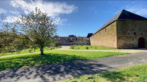 Mouchamps House | Discover Château du Parc Soubise: Pet & Child Friendly Retreat