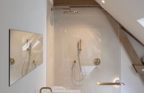 Habay Hotel | Experience Elegance at Château du Pont d'Oye with Spa Amenities