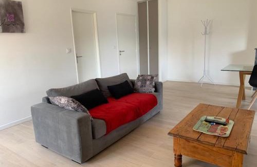 La Begude-de-Mazenc Apartment | Pet-Friendly Château Emile Loubet - Top-Rated Comfort