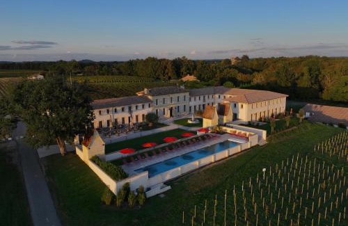 Arveyres Hotel | Elegantly Appointed Château Fage - A Top-Rated Getaway