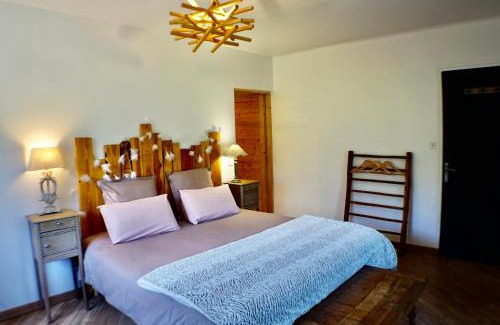 Saint-Michel-de-Maurienne Bed & Breakfast | Gorgeous Château du Vigny - Oceanfront Retreat with Dining
