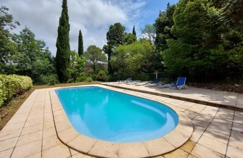 Villeseque-des-Corbieres House | Discover Château Haut Gléon: Family-Friendly with Pool