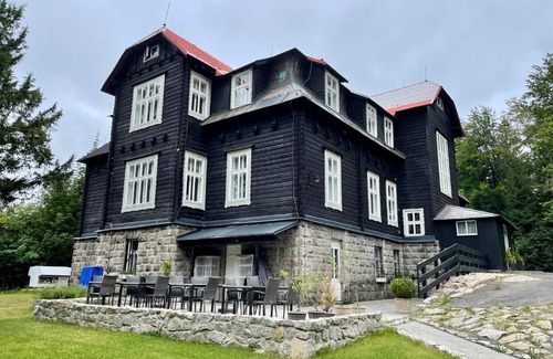 Josefov Dul House | Château Josefův Důl: Guest Rated 9.7, Family & Pet Friendly