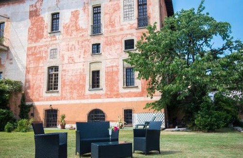 Fontaneto d'Agogna Apartment | Enjoy Family-Friendly Stays at Château La Viscontessa