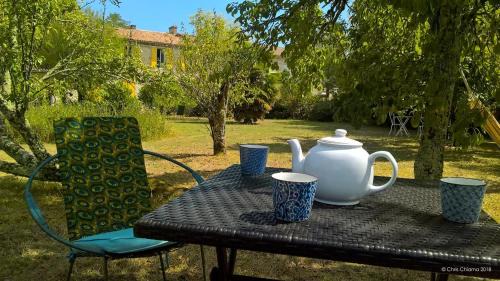 Vertheuil House | Oceanfront Getaway at Château Le Souley - Rated 8.9/10!