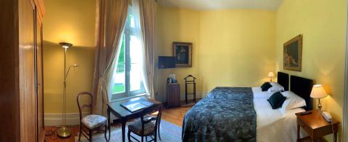Moulis-en-Medoc Bed & Breakfast | Delightful Château Maucaillou: Family-Friendly Retreat
