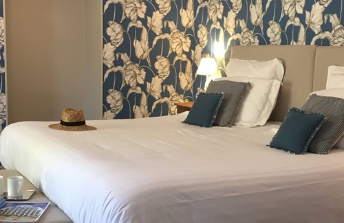 Salles-d'Aude House | Elegant Château Pech-Céleyran: Exceptional Stay with Spa & Pool