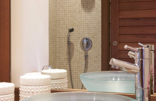 Leognan Bed & Breakfast | Experience Elegance at Château Pont Saint-Martin