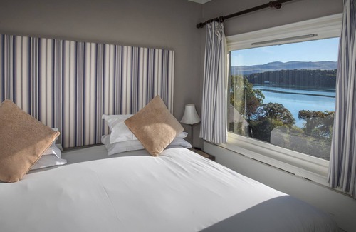 Menai Bridge House | Elegant Château Rhianfa: 5-Star Comfort & Family-Friendly Amenities