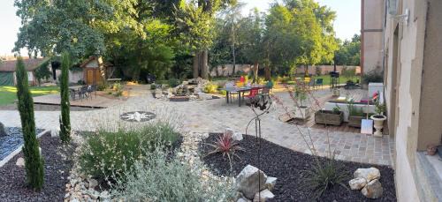 Neuilly-le-Real Bed & Breakfast | Highly Rated Château Ségot with Hot Tub & Family Amenities