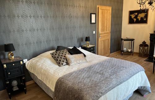 Neuilly-le-Real Bed & Breakfast | Highly Rated Château Ségot with Hot Tub & Family Amenities