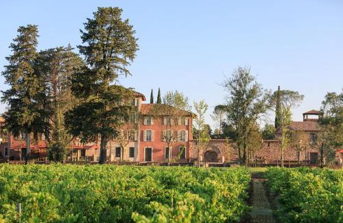 Le Cannet-des-Maures Hotel | Pet-Friendly Escape at Château Saint Roux, Le Cannet des Maures