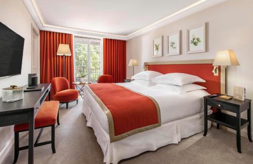 Montlucon Hotel | Elegant Château Saint-Jean: Oceanfront Retreat & Spa