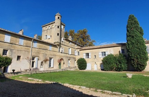 Aimargues Apartment | Experience Tranquility at Château Teillan-porte Italienne