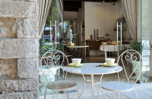 Trets Hotel | Pet-Friendly Stay at Châteaux Demeures Vallée de L'Arc