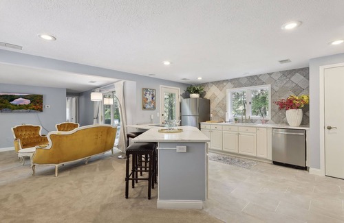 Webster House | Experience Châteaux on Oak Hill with Spa and Family Amenities