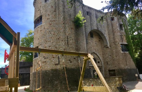Barbencon Apartment | Châtelet de Barbençon: Family-Friendly & Pet-Friendly Stay