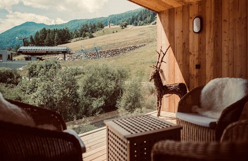 St. Valentin auf der Haide Ski Chalet | Chalet Ortles: Private Terrace, Lake View & Pet Friendly Stay