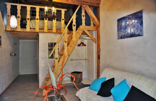 Septmoncel les Molunes Bed & Breakfast | Relaxing Oceanfront Retreat at Ch'tit Jura with Breakfast