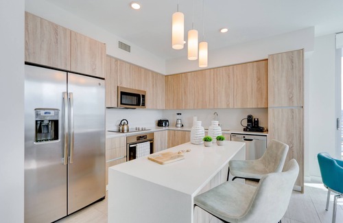 Edgewater Apartment | Discover CH902 Design District: Your Oasis Awaits