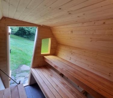 Meszna Ski Chalet | Pet-Friendly Getaway at Chałpa na skarpie - Rated 9.3/10