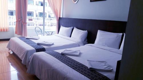 Cha-am Hotel | Family-Friendly Stay at Cha-Am Fish Star - Rated 8.4/10