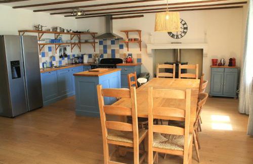 Nanteuil-en-Vallee House | Family-Friendly Haven at Cha16 in Nanteuil En Vallee