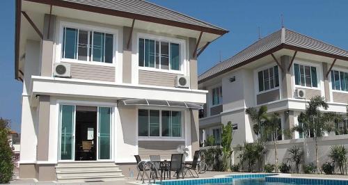 Cha-am Villa | Discover Chaam Pool Villa Baanusabai: Oceanfront Retreat