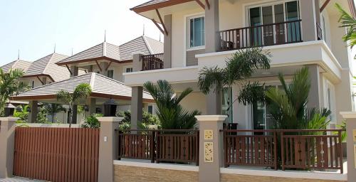 Cha-am Villa | Discover Chaam Pool Villa Baanusabai: Oceanfront Retreat