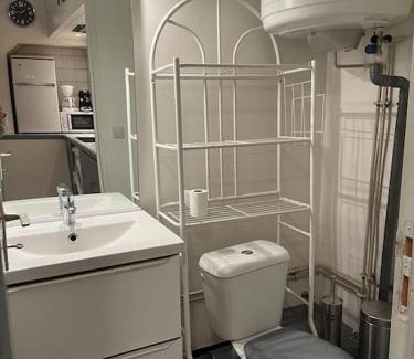 Chablis Apartment | Ideal Chablis Studio: Central Location & Family-Friendly