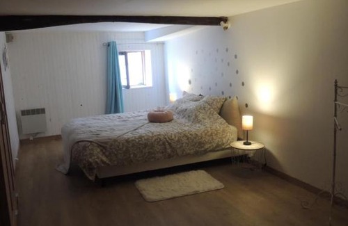 Chablis Apartment | Central Chablis: Guest Rated 8/10 for Your Next Stay