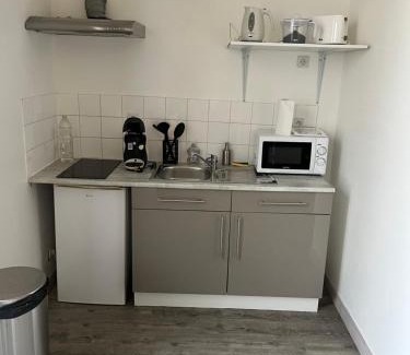 Chablis Apartment | Central Chablis Studio: Family-Friendly with Top Reviews