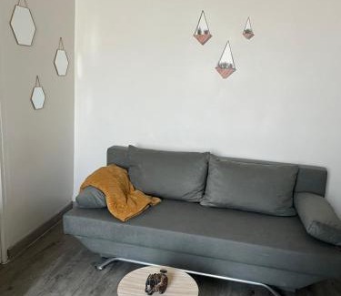 Chablis Apartment | Central Chablis Studio: Family-Friendly with Top Reviews