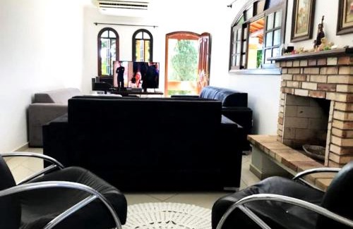 Jardim Brisa House | Relaxing Retreat with WiFi, Pool & BBQ in Atibaia