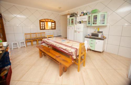 Pouso Alegre House | Relaxing Getaway at Chacara with Pool & Family Fun