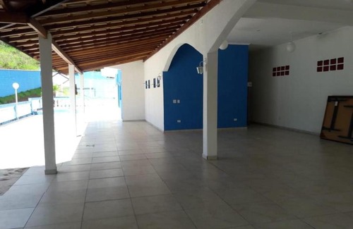 Sao Jose dos Campos House | Discover the Alluring Chacara dos sonhos with Pool & Pets