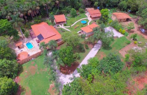 Pirenopolis House | Chacara Esperança: Pet-Friendly Retreat with Pool & Breakfast