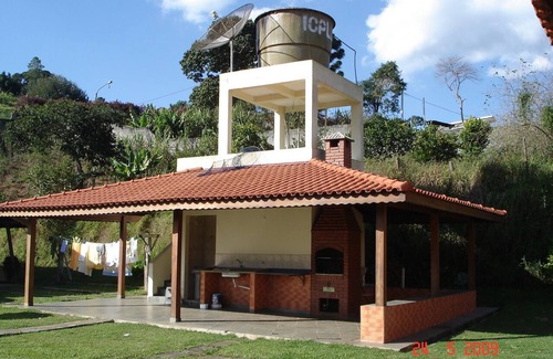 Suzano House | Cozy Chacara House with Fireplace and Scenic Lake Access