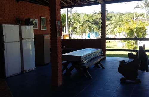 Centro House | Barretinho Retreat: Family-Friendly Fun with Beach Access
