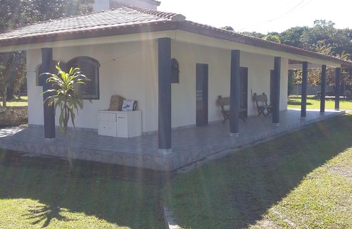 Centro House | Barretinho Retreat: Family-Friendly Fun with Beach Access