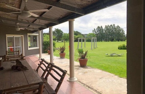 Exaltacion de la Cruz House | Pet-Friendly Chacra Capilla del Señor with Pool Access