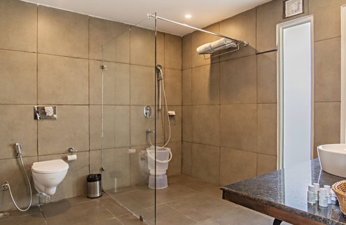 Shimla Hotel | Discover Chails Hamlet: Guest Rated 9/10 with Pool & Dining