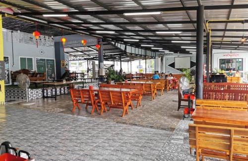 Sichon Hotel | Book Your Stay at Chaiyai River Front Hotel - 4-Star Retreat
