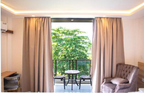 Dharavandhoo Hotel | Experience Chak’z 1964 Beach: Oceanfront Paradise Rated 9.7