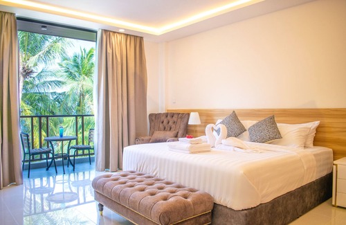 Male Hotel | Relax at Chak'z 1964 Beach: Family-Friendly Getaway Awaits