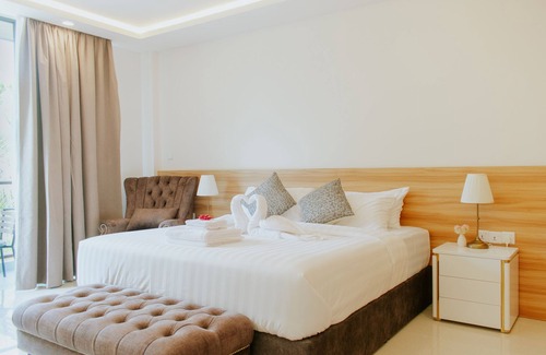 Male Hotel | Relax at Chak'z 1964 Beach: Family-Friendly Getaway Awaits