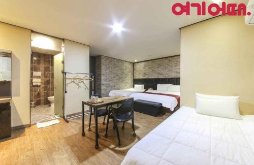Gunsan Hotel | Chakan Hotel: Family-Friendly Stay with Great Reviews